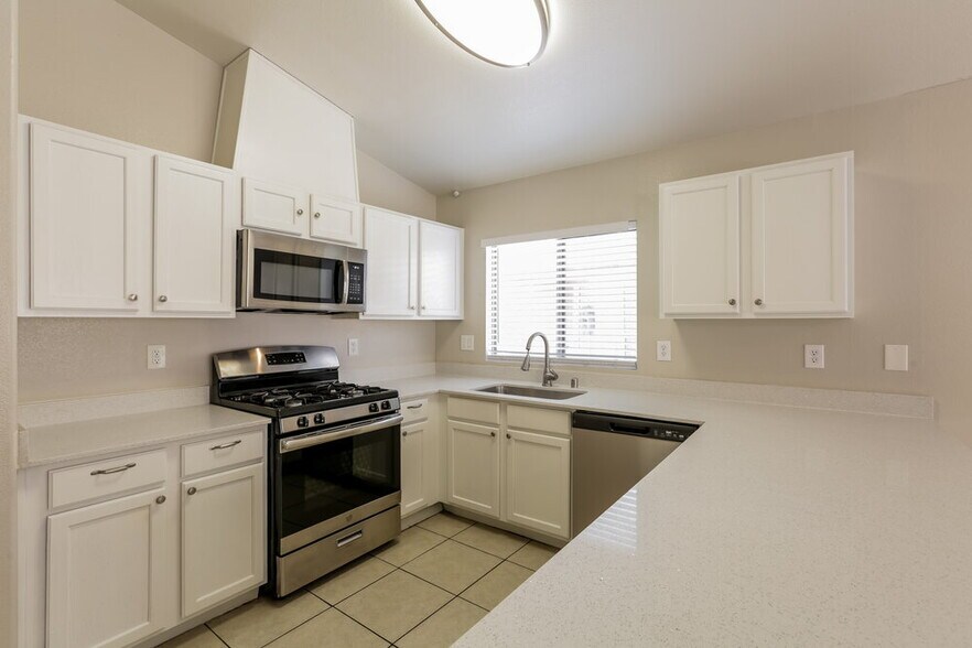 Building Photo - 6568 Duck Hill Springs Dr