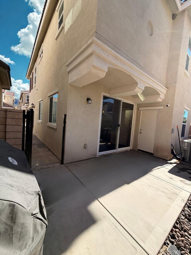 Building Photo - 5348 N Alumni Ln