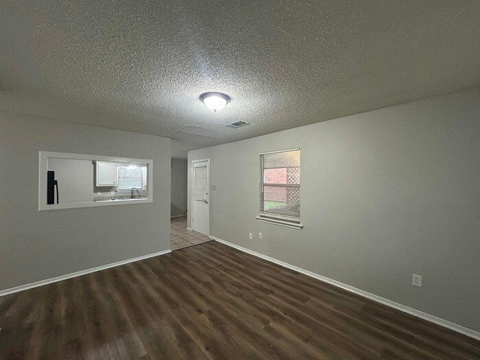 Building Photo - 3465 Cherry Cove W