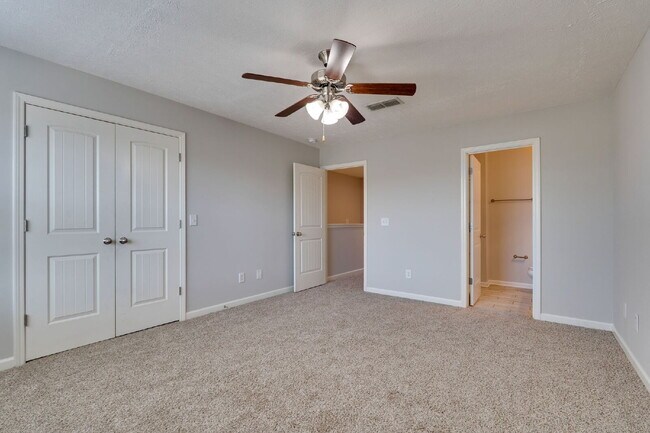 Building Photo - "Charming 2-Bedroom Townhouse Retreat on Staten Drive – Spacious 1,285 Sq. Ft. with 2 Full Baths ...