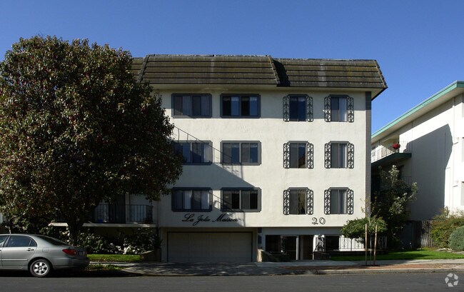 Primary Photo - La Jolie Maison
