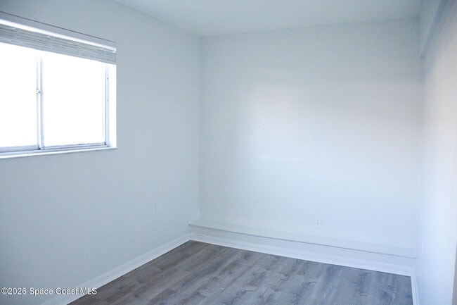 Building Photo - 211 Circle Dr