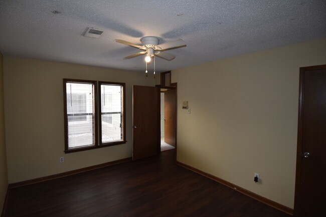 Building Photo - Charming 3-Bedroom Home in Cordova-Comfort & Convenience!