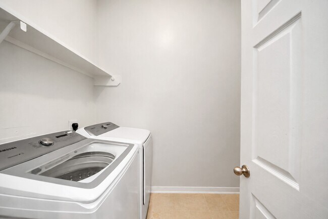 Building Photo - 4118 Ferro St