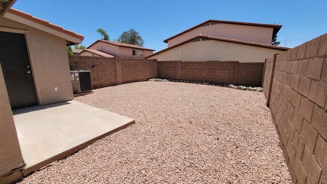 Building Photo - 6203 E Glencove St