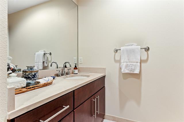 Building Photo - 4111 Newton Ave