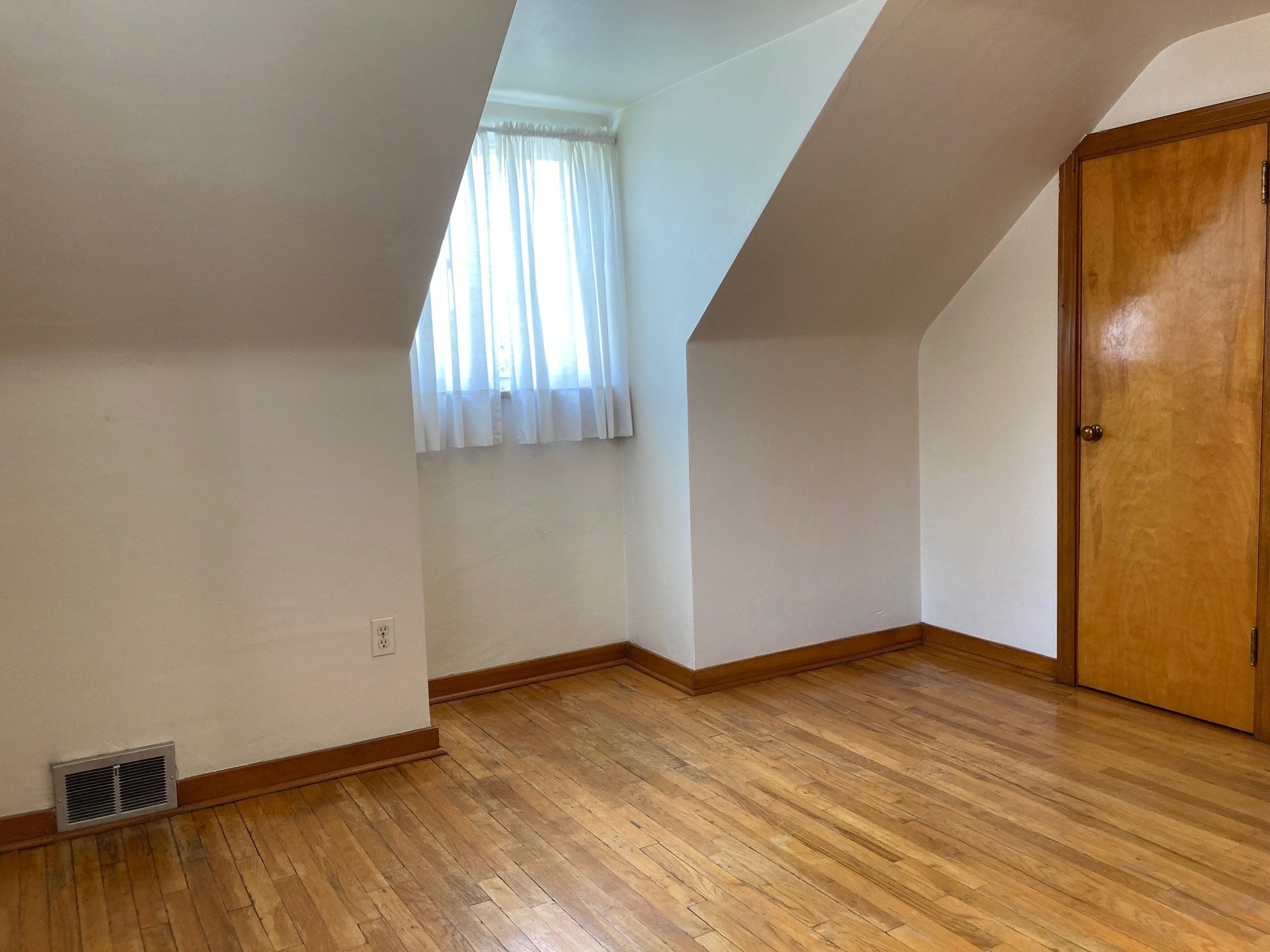 Building Photo - 1090 Clay Pike