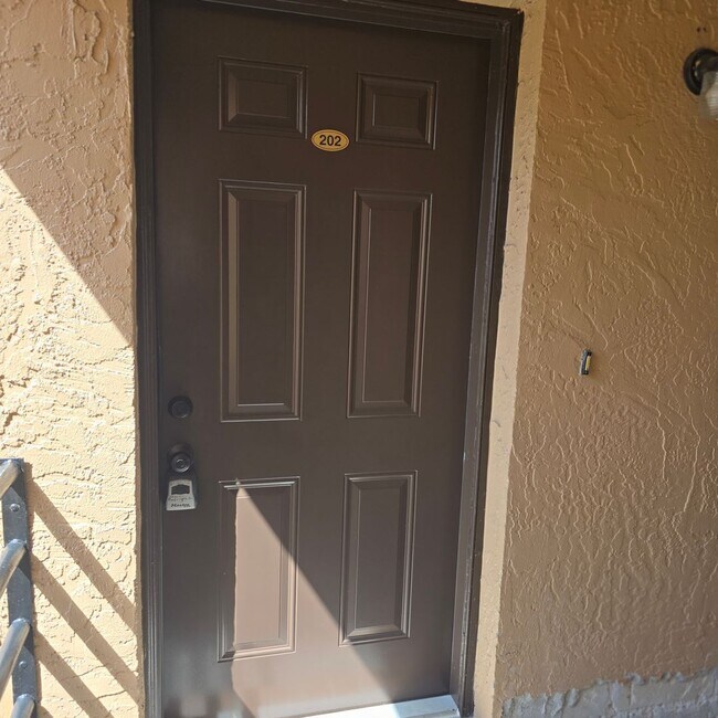 Building Photo - 5207 Via Hacienda Cir