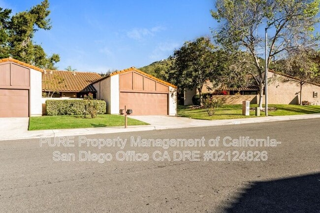 Building Photo - 2107 David Dr