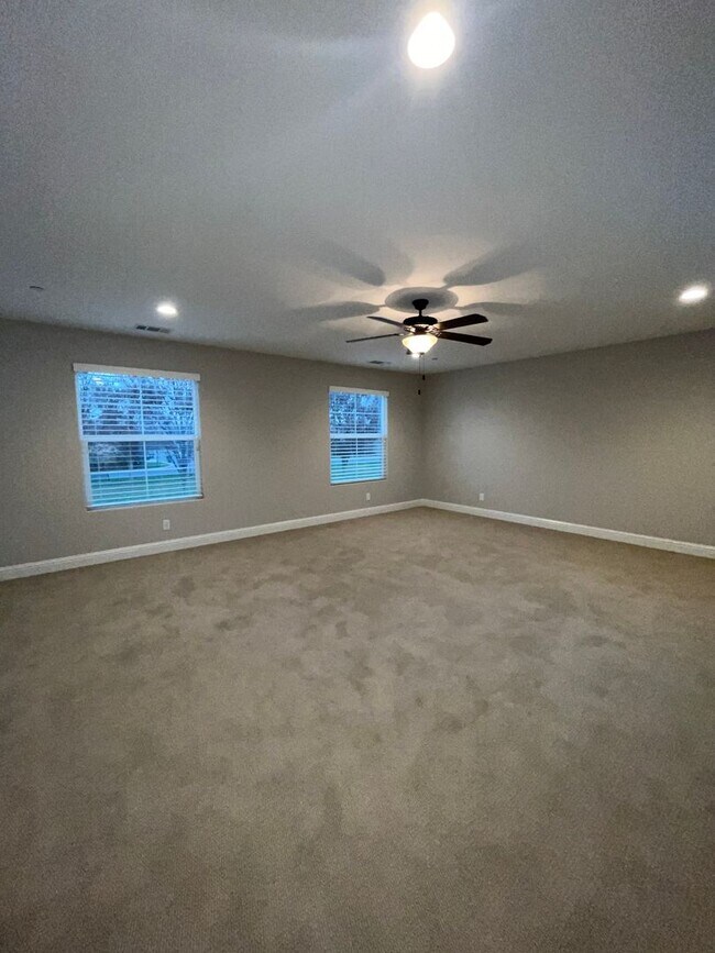 Building Photo - Available Soon!!  Avalon Gated Community!