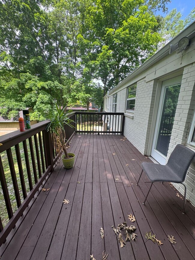 Building Photo - Updated 3BR/2BA home in South Nashville!