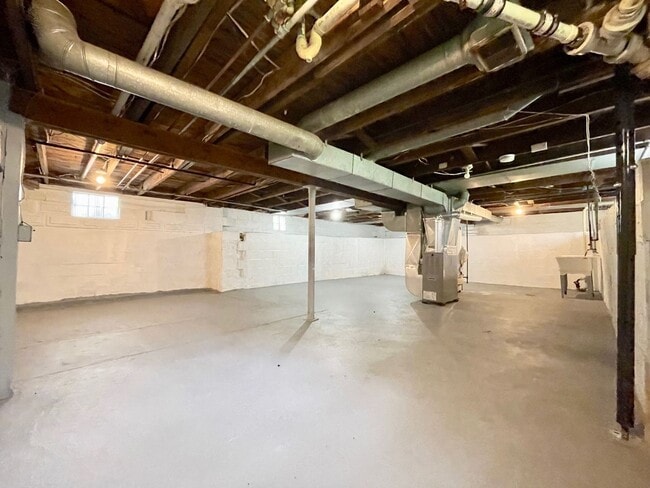 Building Photo - 3201 5th St