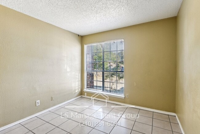 Building Photo - 6704 Windsor Hollow Dr