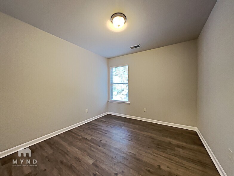 Building Photo - 3088 Rosewalk Dr