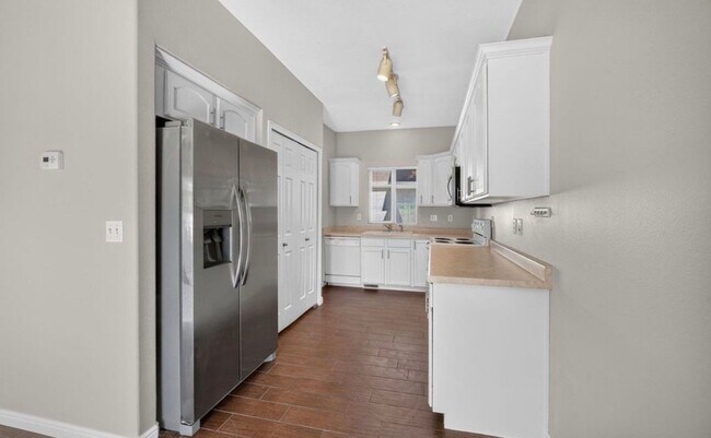 Building Photo - 10828 Wynview Ln