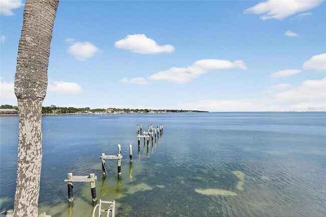 Building Photo - 7100 Sunshine Skyway Ln S