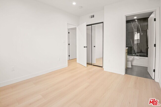 Building Photo - 1707 Burnside Ave