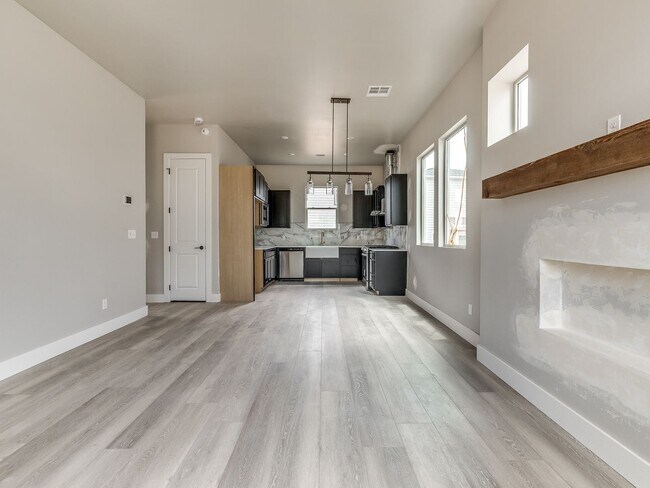 Building Photo - Beautiful New Construction Home in Edmond/...