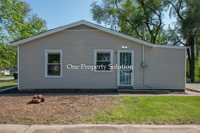 Building Photo - 2144 Wright St