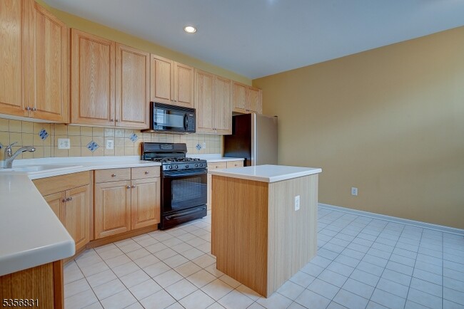 Building Photo - 608 Kensington Ln