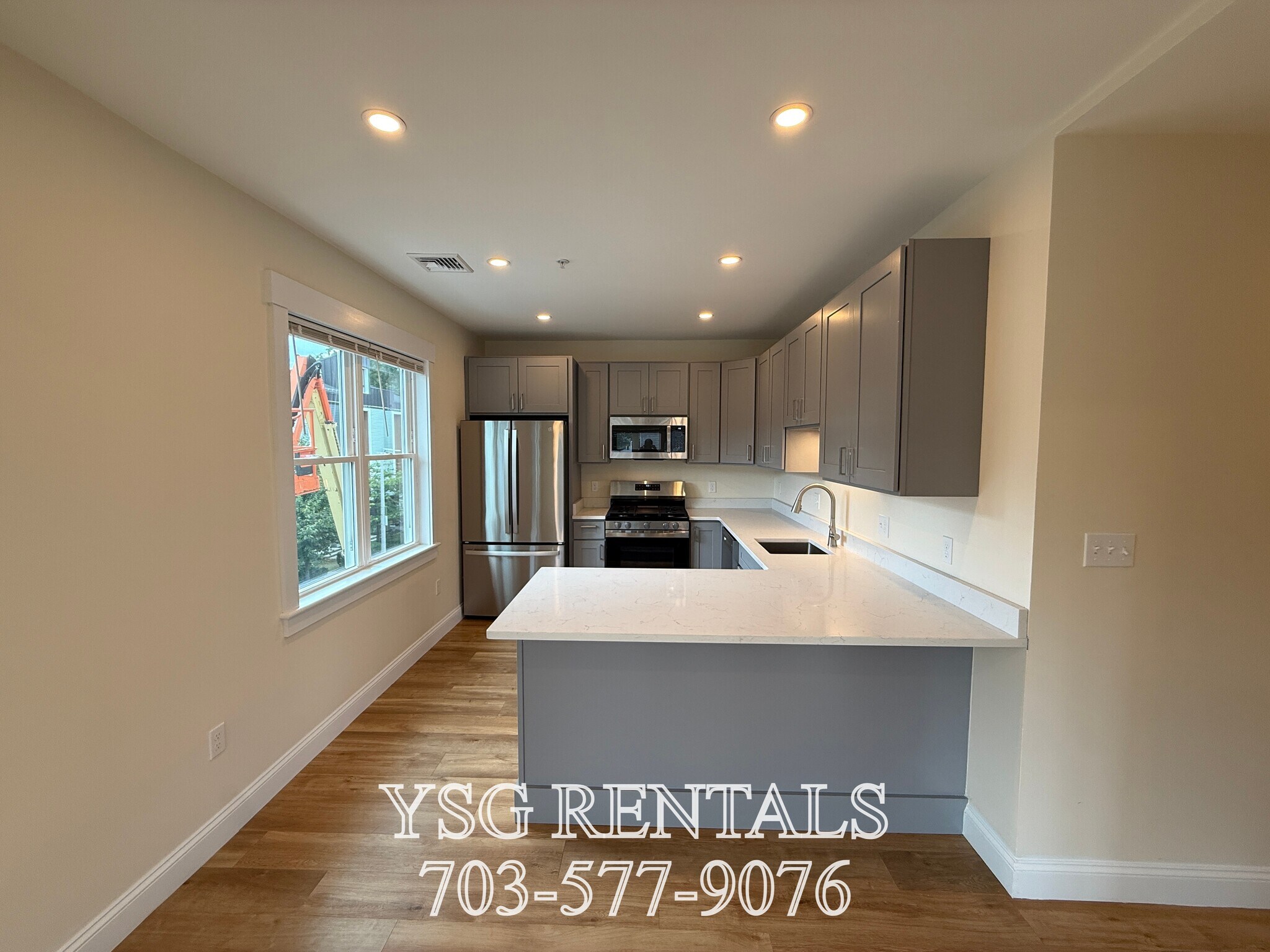 Building Photo - 14 Dorr St