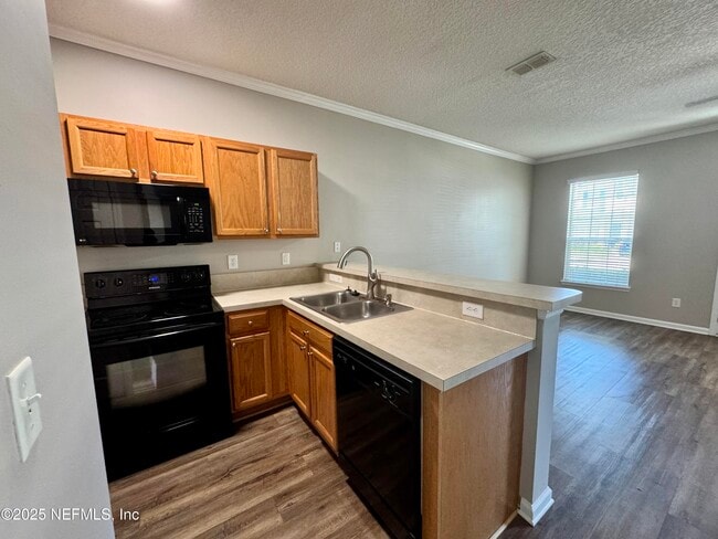 Building Photo - 450 Sherwood Oaks Dr