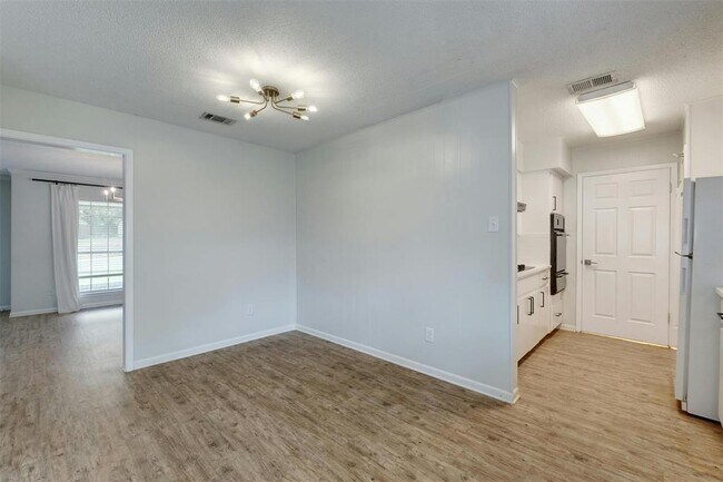 Building Photo - 8001 Ceberry Dr