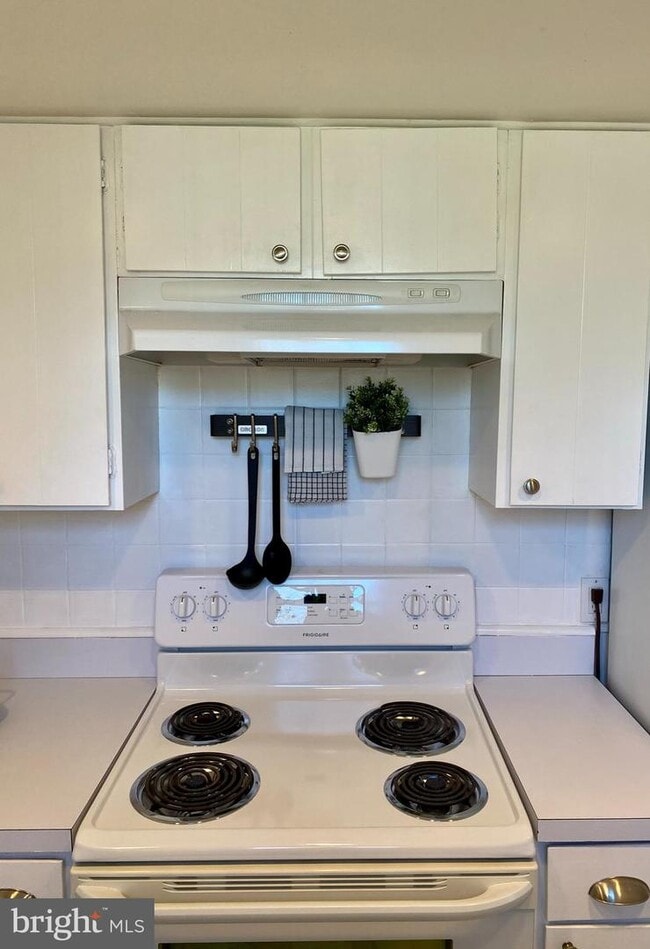 Primary Photo - 4817 31st St S