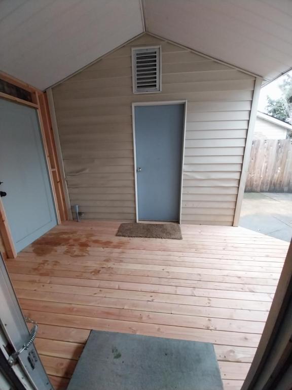 Building Photo - 711 SW I St