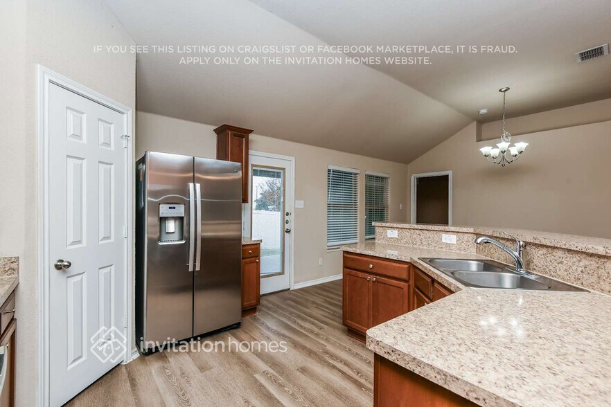 Building Photo - 6537 Sierra Madre Dr