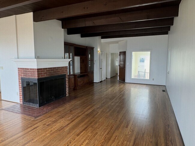 Building Photo - EXPANSIVE OCEAN VIEW from 2 balconies, VALUE Price in PDR