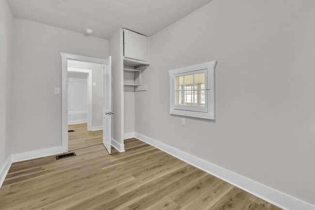 Building Photo - Bright & Updated 3-Bedroom Home Near Local Schools