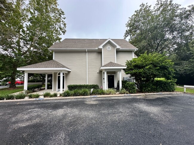 Building Photo - 1 bedroom unit at The Links in Haile Plant...