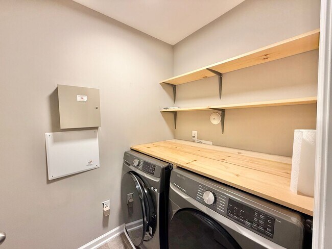 Building Photo - Newly Remodeled 4BD, 2.5BA Raleigh Home wi...