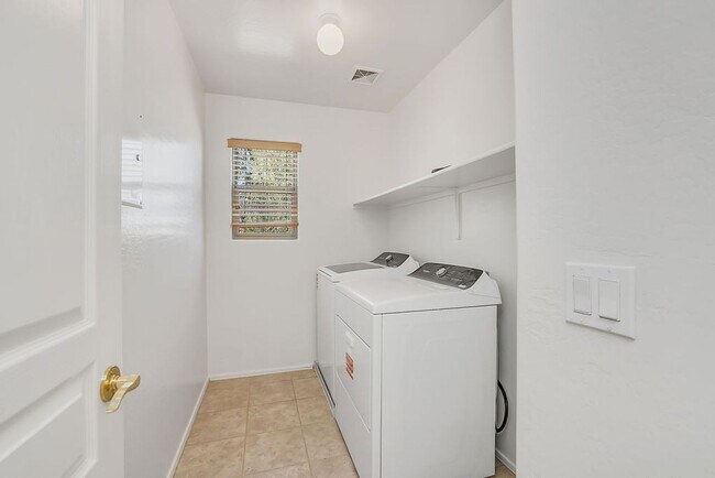 Building Photo - 4025 S Soboba St