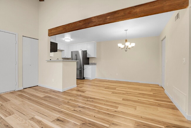 Building Photo - $1,995 - 2 Bed, 2 Bath Condo in Lakewood w...