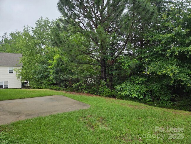 Building Photo - 180 Flanders Dr
