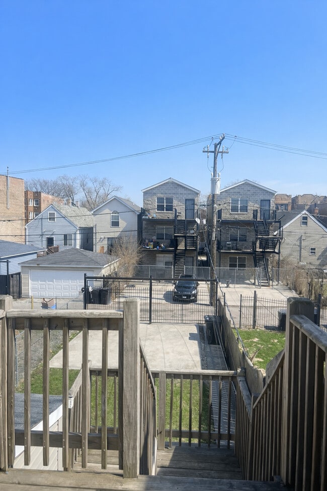 Building Photo - 1249 S Kolin Ave