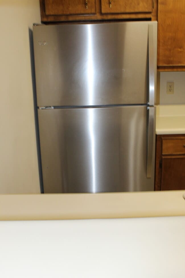 Building Photo - Remoldel Town Home