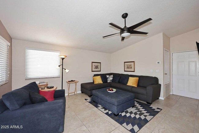 Building Photo - 6066 S Oakmont Dr