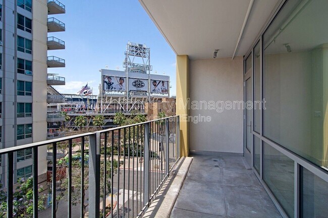 Building Photo - 321 Tenth Avenue