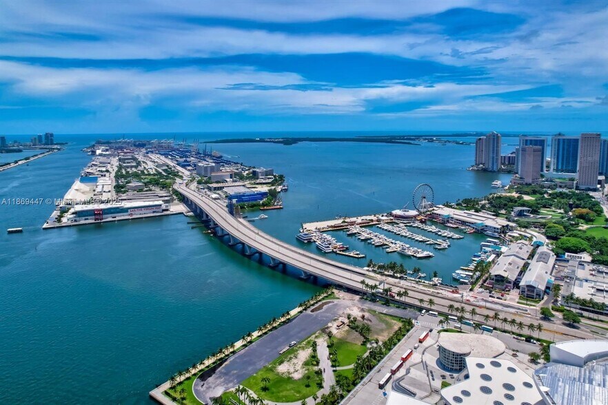 Primary Photo - 1100 Biscayne Blvd