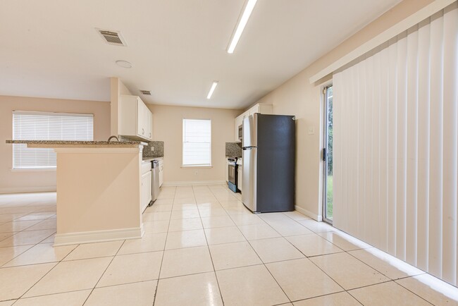 Building Photo - 7322 Parkland Manor Dr