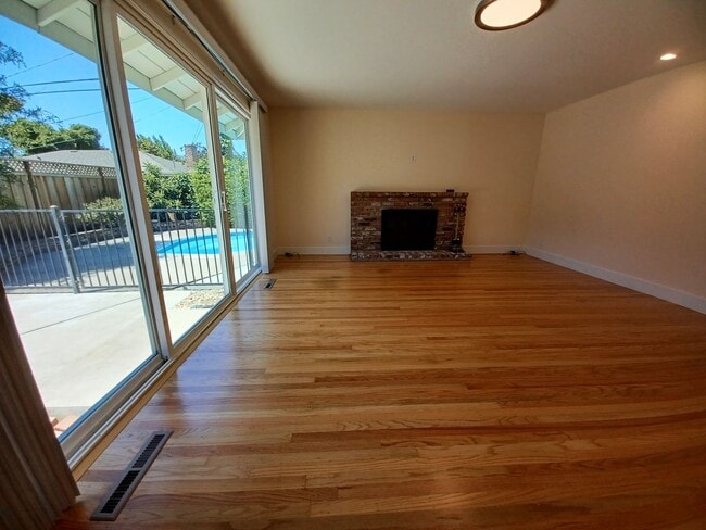 Building Photo - Renovated Sunnyvale House with Swimming Po...