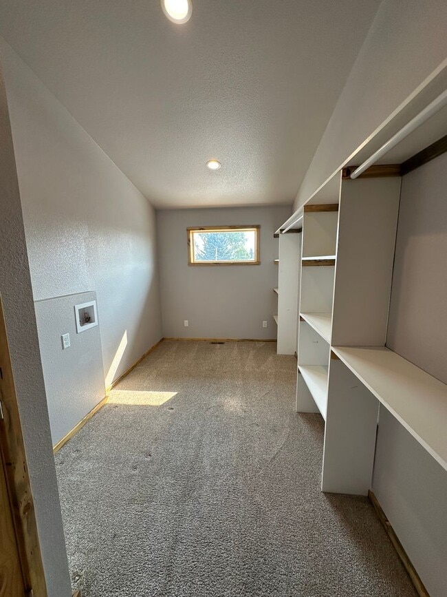Building Photo - BEAUTIFUL NEWER CONSTRUCTION! 3 BEDROOMS, ...