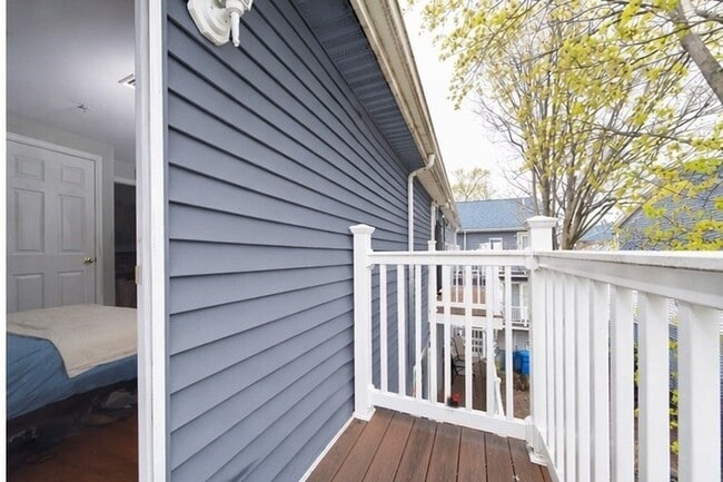 Building Photo - 47 Alder St