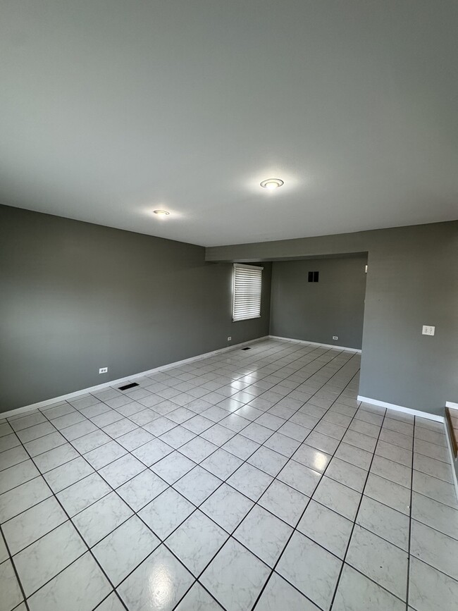Building Photo - 111 Filbert Dr