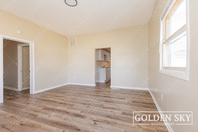 Building Photo - 2915 S Vine St