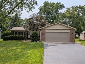 Building Photo - 1707 Cherrywood Ln