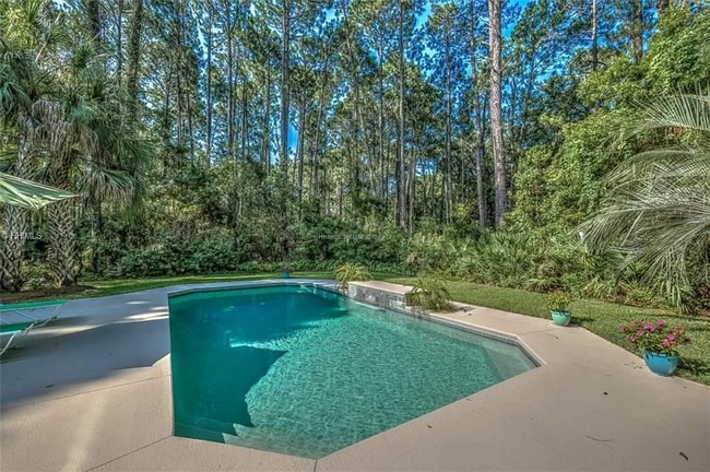 Building Photo - 5 Bridle Ct